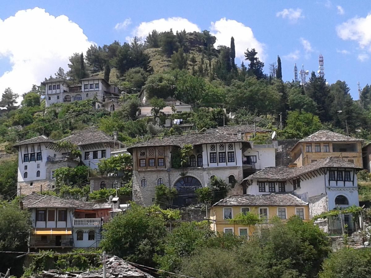 Guest House Salaria Gjirokastër Exteriör bild